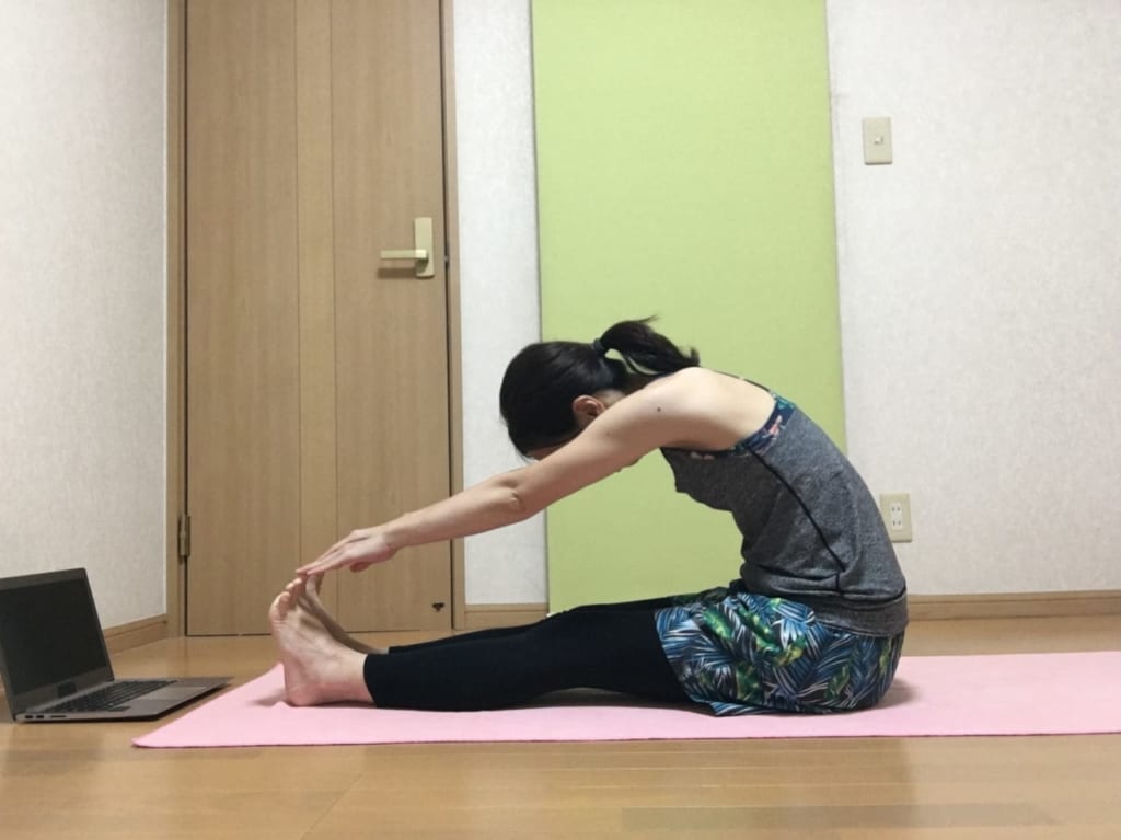 家で動画で体操