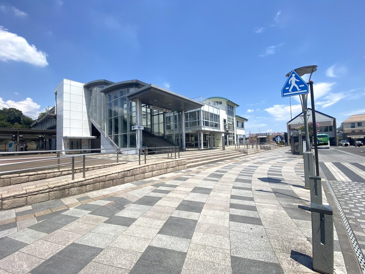 2025年10月27日佐野市の駅前広場