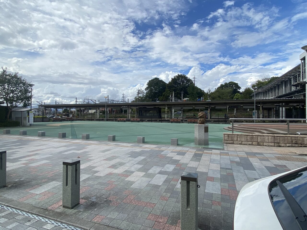 2025年10月27日佐野市の駅前広場